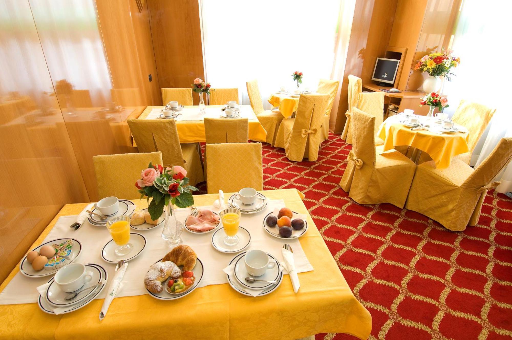 Hotel Cinque Giornate, Milan